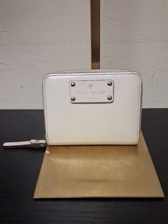 kate spade Handbags - kate spade VINTAGE Cream/Gold Zip-Around Compact Wallet